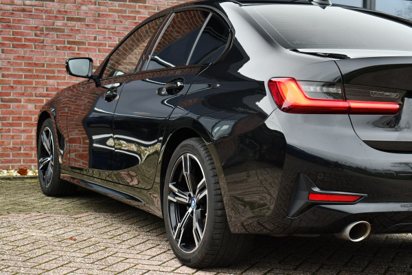 BMW 3-serie 330i Sportline 18inch HiFi Live-Cockpit Sfeer
