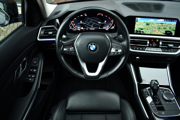 BMW 3-serie 330i Sportline 18inch HiFi Live-Cockpit Sfeer