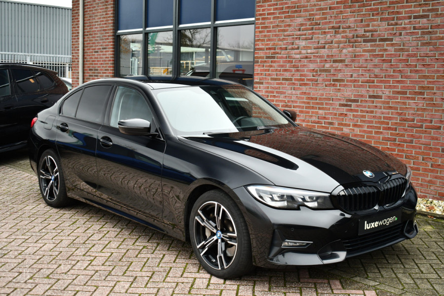 BMW 3-serie 330i Sportline 18inch HiFi Live-Cockpit Sfeer