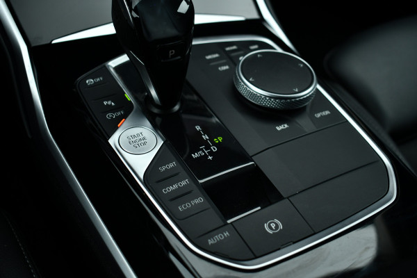 BMW 3-serie 330i Sportline 18inch HiFi Live-Cockpit Sfeer