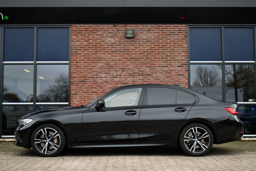 BMW 3-serie 330i Sportline 18inch HiFi Live-Cockpit Sfeer