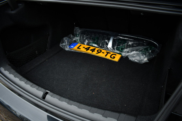 BMW 3-serie 330i Sportline 18inch HiFi Live-Cockpit Sfeer