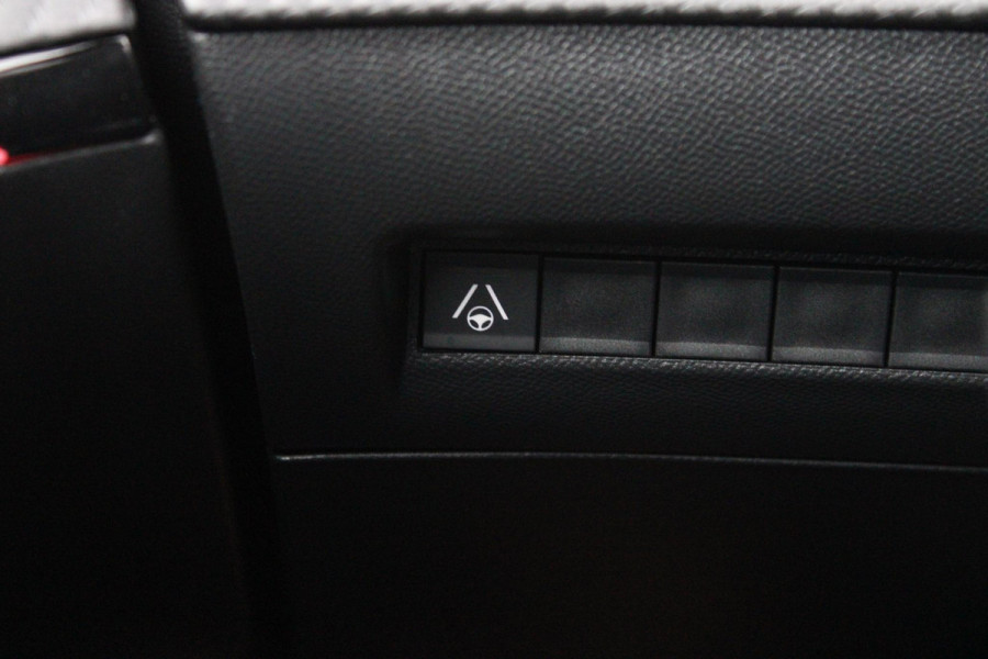 Peugeot 2008 1.2 130PK AUTOMAAT GT PACK | ELEKTRISCH BEDIENBARE BESTUURDERSSTOEL | NAVIGATIE | FULL LED KOPLAMPEN | DRAADLOZE APPLE CARPLAY/ANDROID AUTO | ADAPTIVE CRUISE CONTROL | CAMERA VOOR + ACHTER | CLIMATE CONTROL | LICHTMETALEN VELGEN 17" | KEYLESS ENTRY/START | DAB+ RADIO | ALCANTARA/LEDEREN BEKLEDING  | DODEHOEK DETECTIE | PARKEERSENSOREN VOOR + ACHTER | STOEL VERWARMING |
