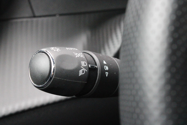 Peugeot 2008 1.2 130PK AUTOMAAT GT PACK | ELEKTRISCH BEDIENBARE BESTUURDERSSTOEL | NAVIGATIE | FULL LED KOPLAMPEN | DRAADLOZE APPLE CARPLAY/ANDROID AUTO | ADAPTIVE CRUISE CONTROL | CAMERA VOOR + ACHTER | CLIMATE CONTROL | LICHTMETALEN VELGEN 17" | KEYLESS ENTRY/START | DAB+ RADIO | ALCANTARA/LEDEREN BEKLEDING  | DODEHOEK DETECTIE | PARKEERSENSOREN VOOR + ACHTER | STOEL VERWARMING |