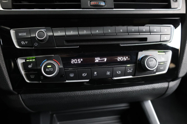 BMW 1-serie 120i M-Sport LED/M-PAKKET/SCHUIFDAK/LEER+S.VERWARMING/LMV/PDC/CRUISE/ECC/12 MND GARANTIE!