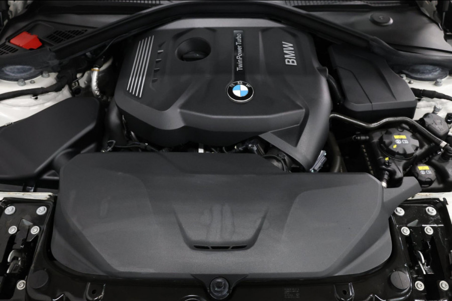 BMW 1-serie 120i M-Sport LED/M-PAKKET/SCHUIFDAK/LEER+S.VERWARMING/LMV/PDC/CRUISE/ECC/12 MND GARANTIE!