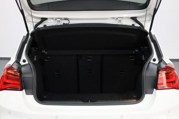 BMW 1-serie 120i M-Sport LED/M-PAKKET/SCHUIFDAK/LEER+S.VERWARMING/LMV/PDC/CRUISE/ECC/12 MND GARANTIE!