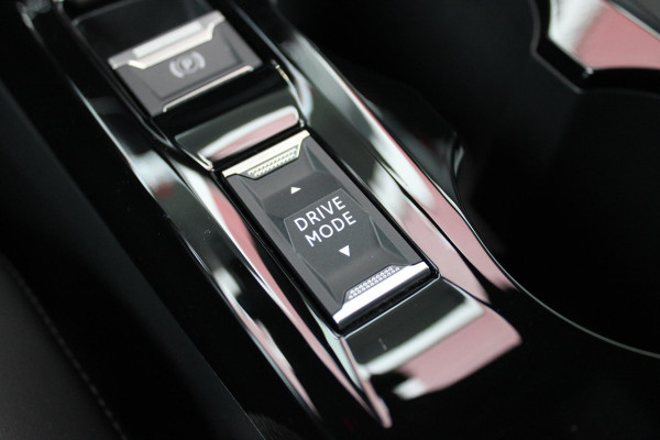 Peugeot 2008 1.2 130PK AUTOMAAT GT PACK | ELEKTRISCH BEDIENBARE BESTUURDERSSTOEL | NAVIGATIE | FULL LED KOPLAMPEN | DRAADLOZE APPLE CARPLAY/ANDROID AUTO | ADAPTIVE CRUISE CONTROL | CAMERA VOOR + ACHTER | CLIMATE CONTROL | LICHTMETALEN VELGEN 17" | KEYLESS ENTRY/START | DAB+ RADIO | ALCANTARA/LEDEREN BEKLEDING  | DODEHOEK DETECTIE | PARKEERSENSOREN VOOR + ACHTER | STOEL VERWARMING |