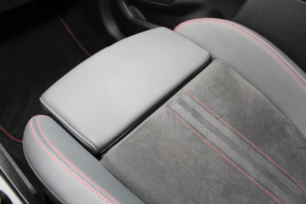 Ford Kuga 2.5 PHEV ST-Line X | Trekhaak | Panoramadak | AGR | Led | Head-up | B&O