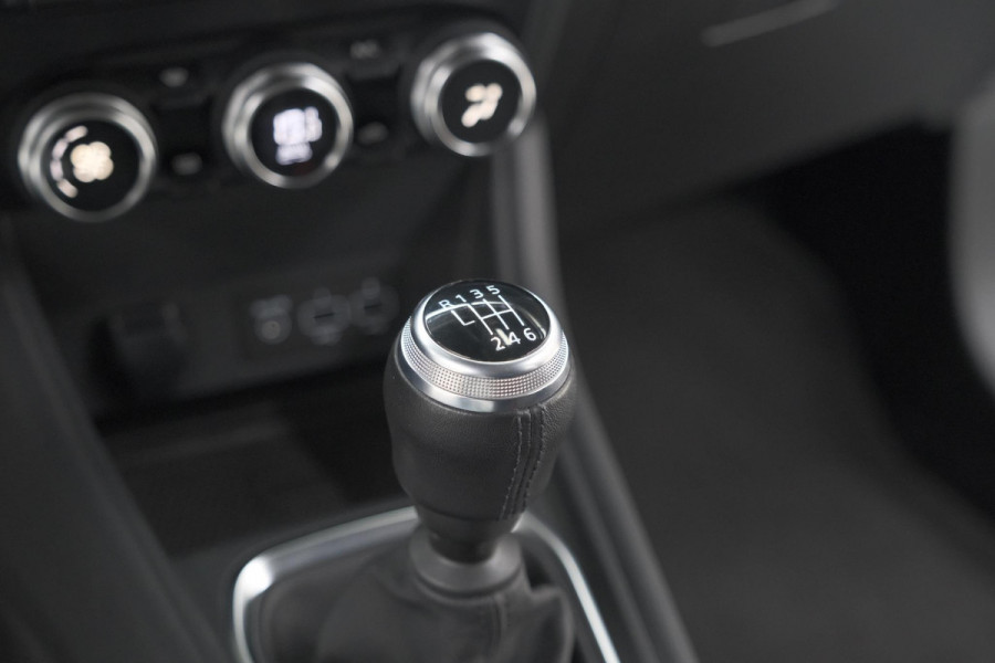 Renault Captur TCe 90 Intens | Trekhaak | Camera | Navigatie | Parkeersensoren | Apple Carplay