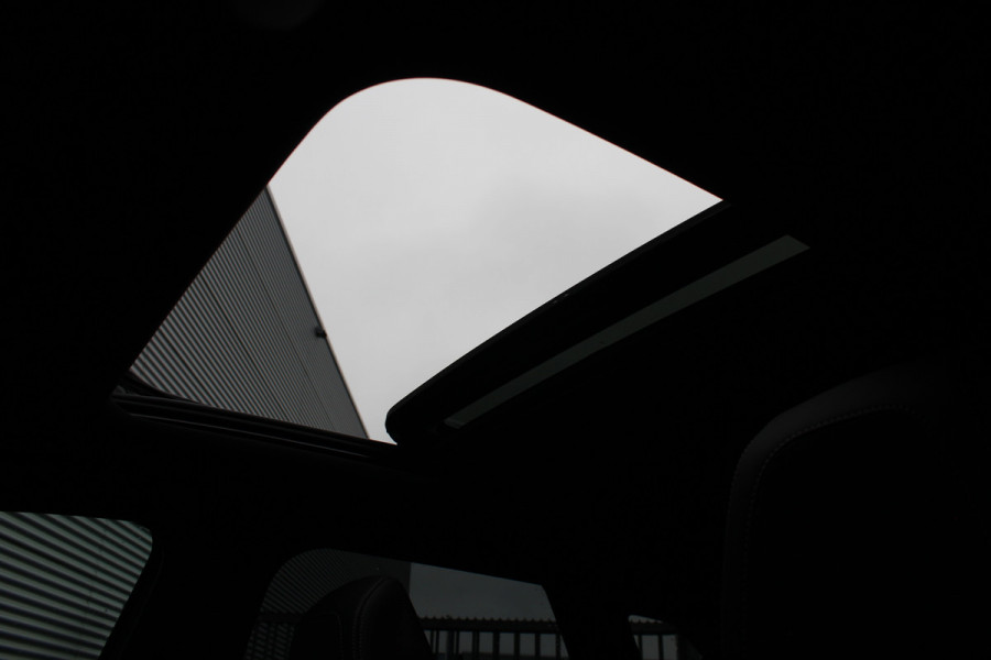 Peugeot 3008 1.6 HYbrid 225 GT | Nachtzicht | Panoramadak | Trekhaak | Navigatie | Camera | BLIS