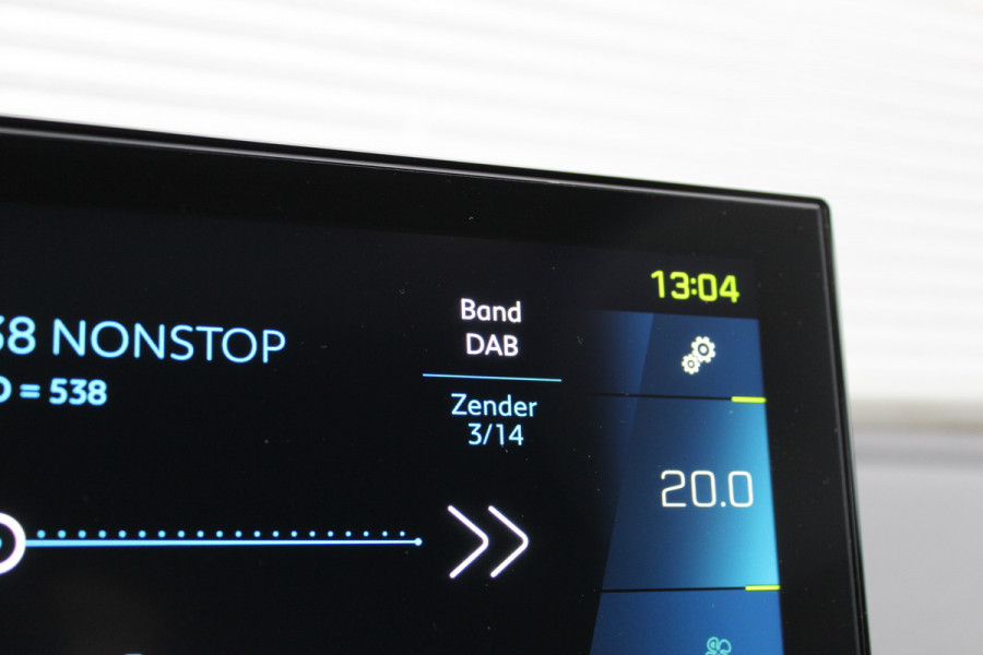 Peugeot 3008 1.6 HYbrid 225 GT | Nachtzicht | Panoramadak | Trekhaak | Navigatie | Camera | BLIS