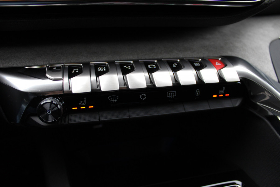 Peugeot 3008 1.6 HYbrid 225 GT | Nachtzicht | Panoramadak | Trekhaak | Navigatie | Camera | BLIS