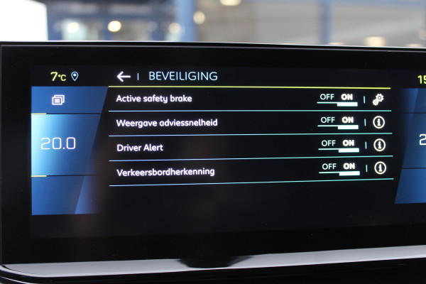 Peugeot 3008 1.6 HYbrid 225 GT | Nachtzicht | Panoramadak | Trekhaak | Navigatie | Camera | BLIS