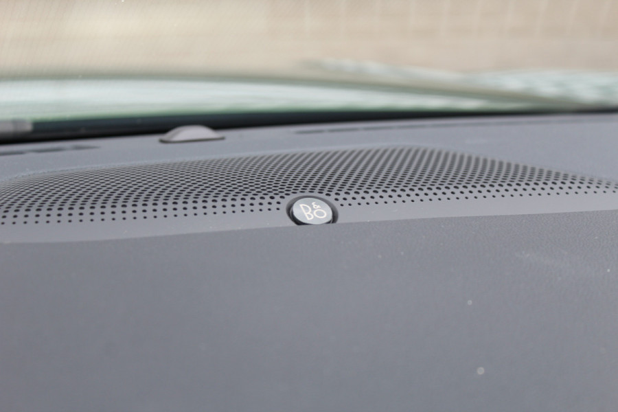 Ford Kuga 2.5 PHEV ST-Line X | Trekhaak | Panoramadak | AGR | Led | Head-up | B&O