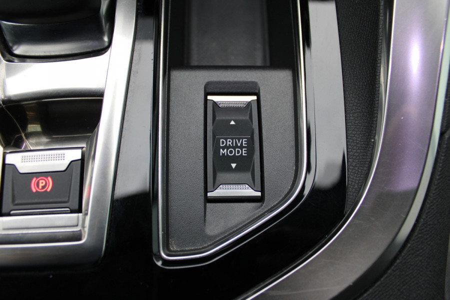 Peugeot 3008 1.6 HYbrid 225 Allure | Navigatie | Camera | Led