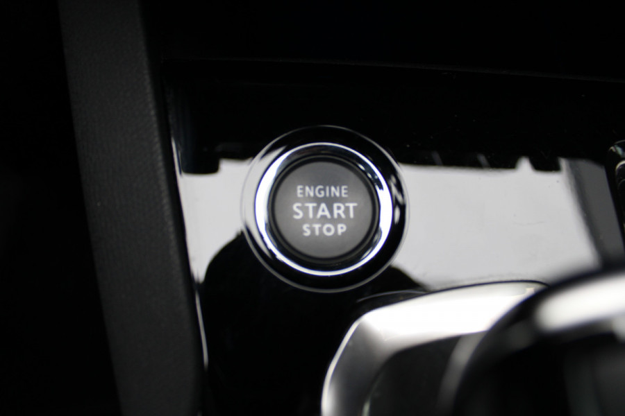 Peugeot 3008 1.6 HYbrid 225 Allure | Navigatie | Camera | Led