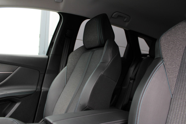 Peugeot 3008 1.6 HYbrid 225 Allure | Navigatie | Camera | Led