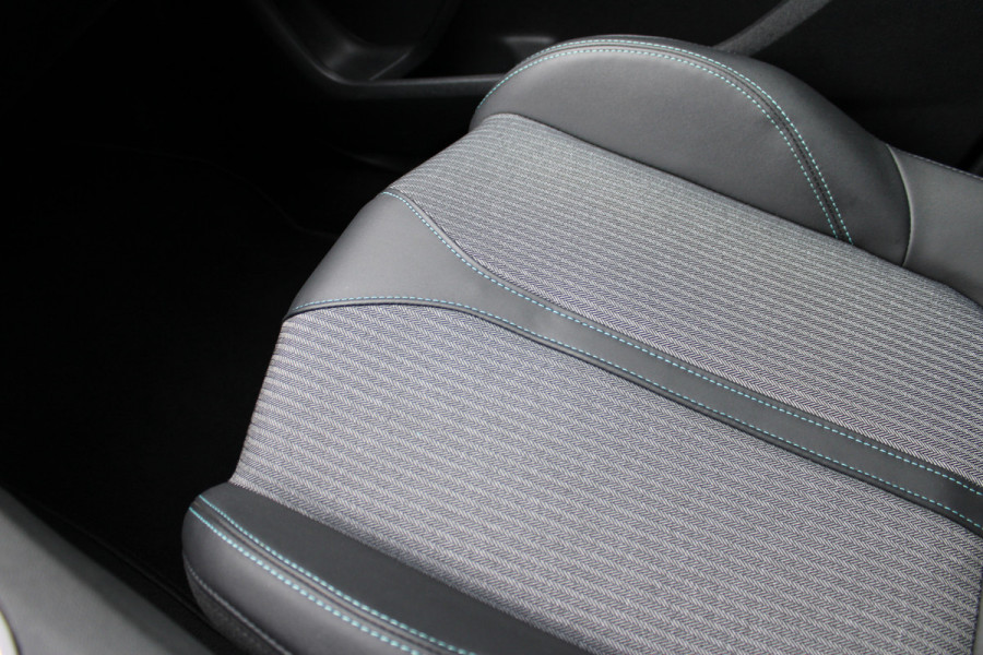 Peugeot 3008 1.6 HYbrid 225 Allure | Navigatie | Camera | Led