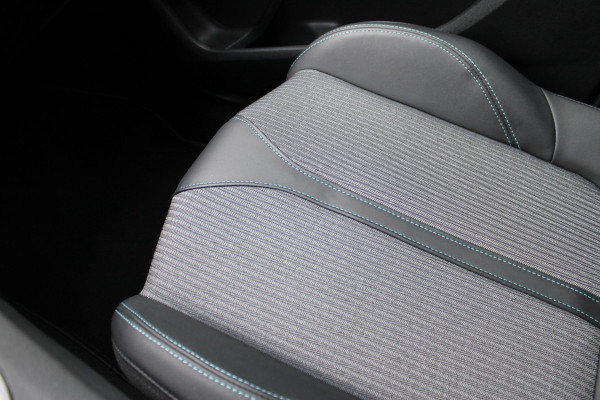 Peugeot 3008 1.6 HYbrid 225 Allure | Navigatie | Camera | Led