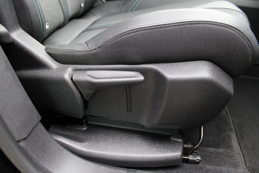 Peugeot 3008 1.6 HYbrid 225 Allure | Navigatie | Camera | Led