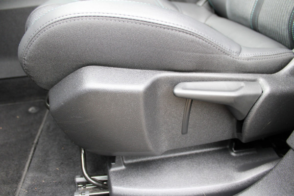 Peugeot 3008 1.6 HYbrid 225 Allure | Navigatie | Camera | Led