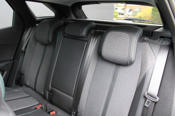 Peugeot 3008 1.6 HYbrid 225 Allure | Navigatie | Camera | Led