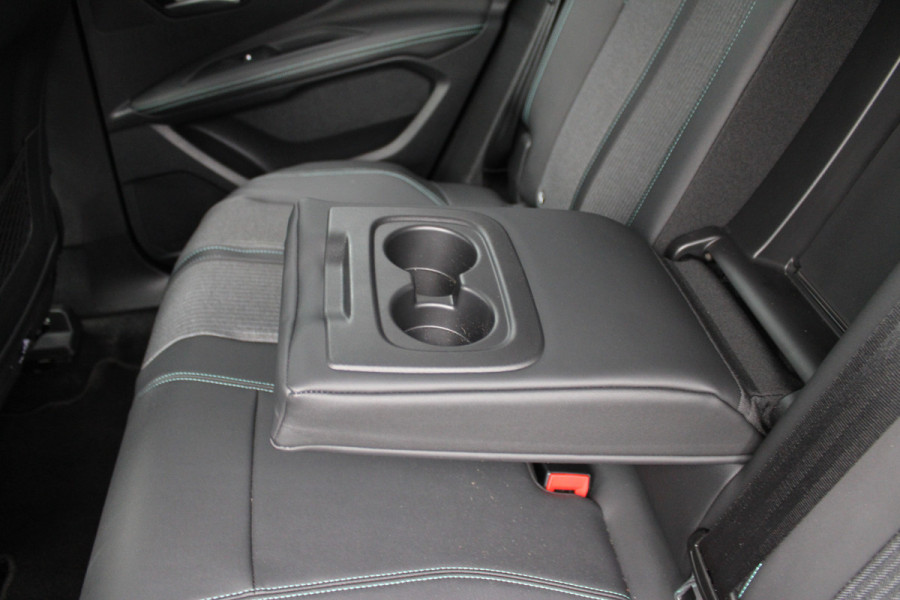 Peugeot 3008 1.6 HYbrid 225 Allure | Navigatie | Camera | Led