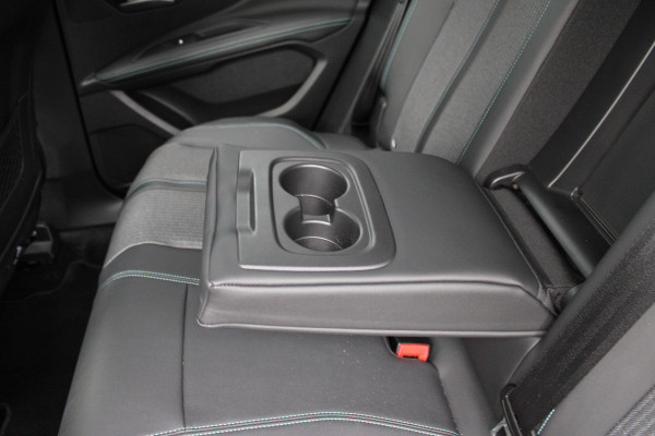 Peugeot 3008 1.6 HYbrid 225 Allure | Navigatie | Camera | Led