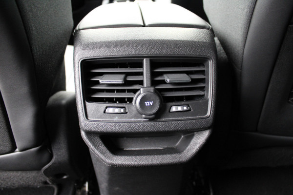 Peugeot 3008 1.6 HYbrid 225 Allure | Navigatie | Camera | Led