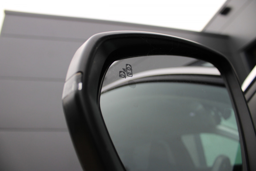 Peugeot 3008 1.6 HYbrid 225 Allure | Navigatie | Camera | Led