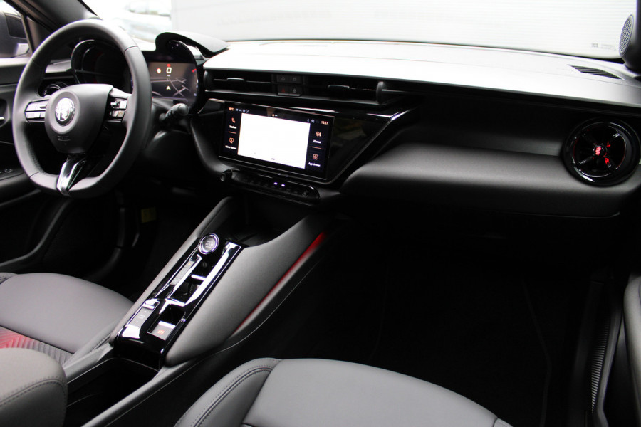 Alfa Romeo junior 1.2 Turbo Hybrid Ibrida Speciale | Direct beschikbaar | Navigatie | Adaptieve Cruise | Led | Camera | Stoelverwarming