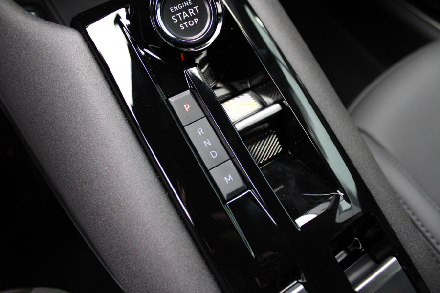 Alfa Romeo junior 1.2 Turbo Hybrid Ibrida Speciale | Direct beschikbaar | Navigatie | Adaptieve Cruise | Led | Camera | Stoelverwarming