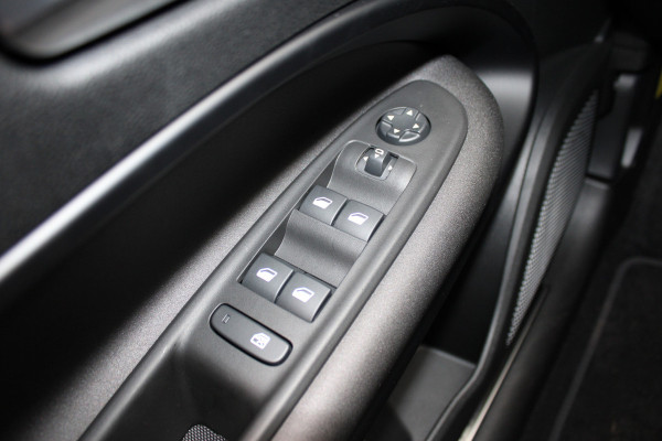 Alfa Romeo junior 1.2 Turbo Hybrid Ibrida Speciale | Direct beschikbaar | Navigatie | Adaptieve Cruise | Led | Camera | Stoelverwarming