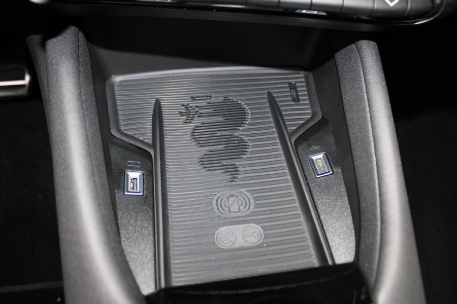 Alfa Romeo junior 1.2 Turbo Hybrid Ibrida Speciale | Direct beschikbaar | Navigatie | Adaptieve Cruise | Led | Camera | Stoelverwarming