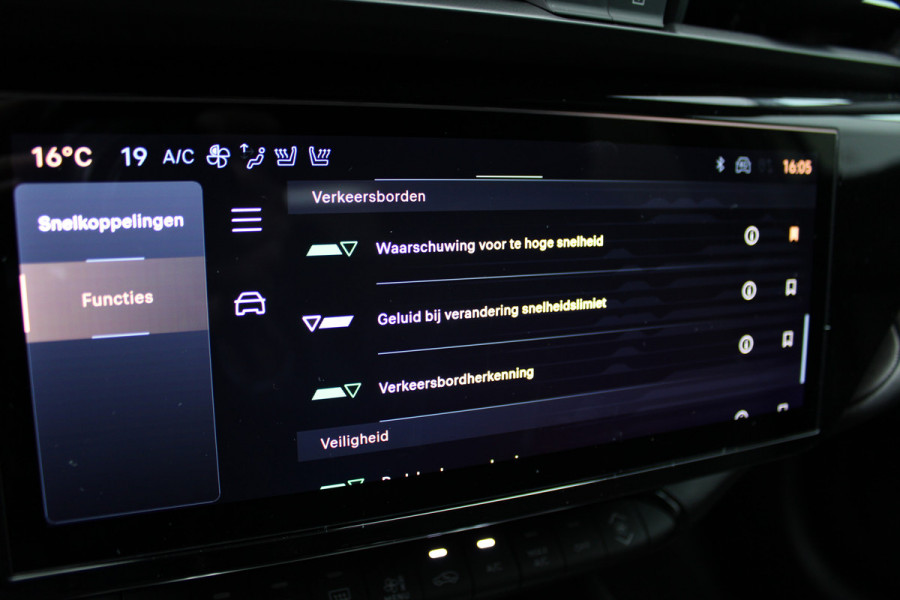 Alfa Romeo junior 1.2 Turbo Hybrid Ibrida Speciale | Direct beschikbaar | Navigatie | Adaptieve Cruise | Led | Camera | Stoelverwarming