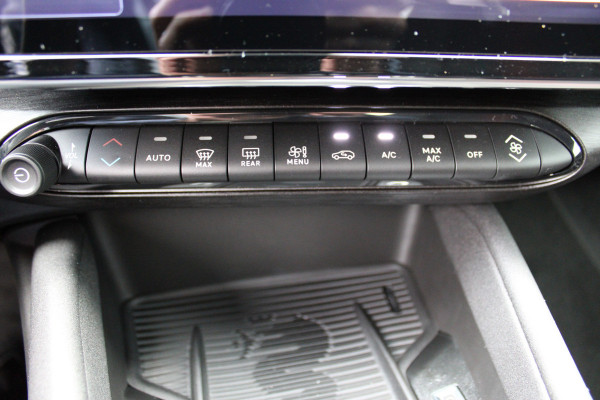 Alfa Romeo junior 1.2 Turbo Hybrid Ibrida Speciale | Direct beschikbaar | Navigatie | Adaptieve Cruise | Led | Camera | Stoelverwarming