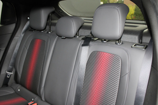 Alfa Romeo junior 1.2 Turbo Hybrid Ibrida Speciale | Direct beschikbaar | Navigatie | Adaptieve Cruise | Led | Camera | Stoelverwarming