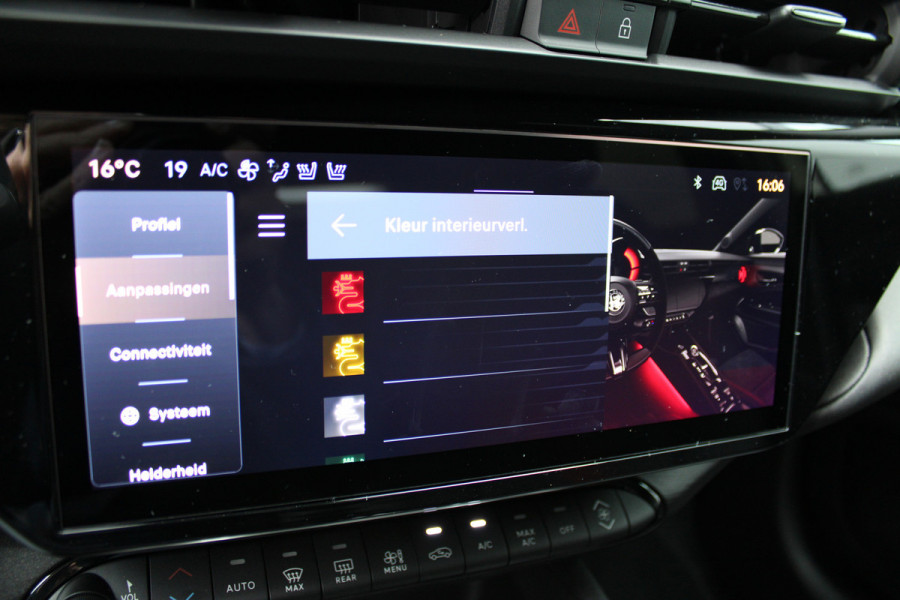 Alfa Romeo junior 1.2 Turbo Hybrid Ibrida Speciale | Direct beschikbaar | Navigatie | Adaptieve Cruise | Led | Camera | Stoelverwarming