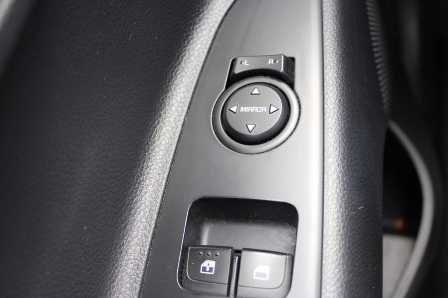 Kia Stonic 1.0 T-GDi DynamicLine | Navigatie | Camera | Carplay