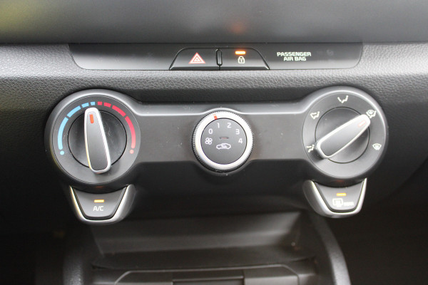 Kia Stonic 1.0 T-GDi DynamicLine | Navigatie | Camera | Carplay