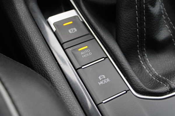 Volkswagen Tiguan Allspace 1.5 TSI R-Line 7p. | Panoramadak | Trekhaak | Navigatie | Adaptieve cruise