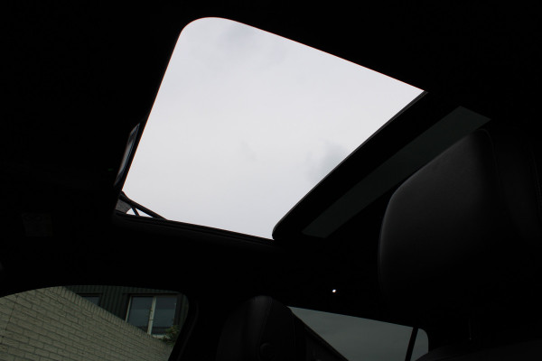 Volkswagen Tiguan Allspace 1.5 TSI R-Line 7p. | Panoramadak | Trekhaak | Navigatie | Adaptieve cruise