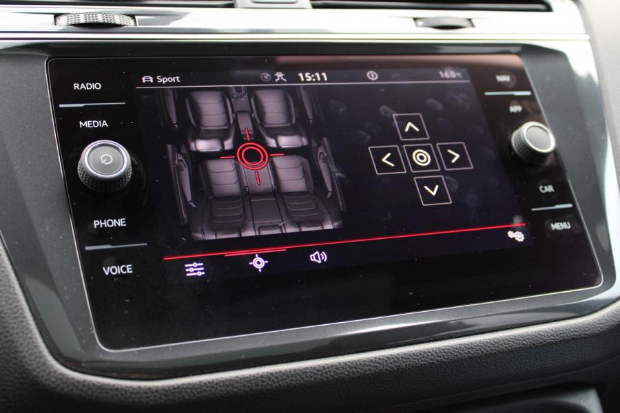 Volkswagen Tiguan Allspace 1.5 TSI R-Line 7p. | Panoramadak | Trekhaak | Navigatie | Adaptieve cruise