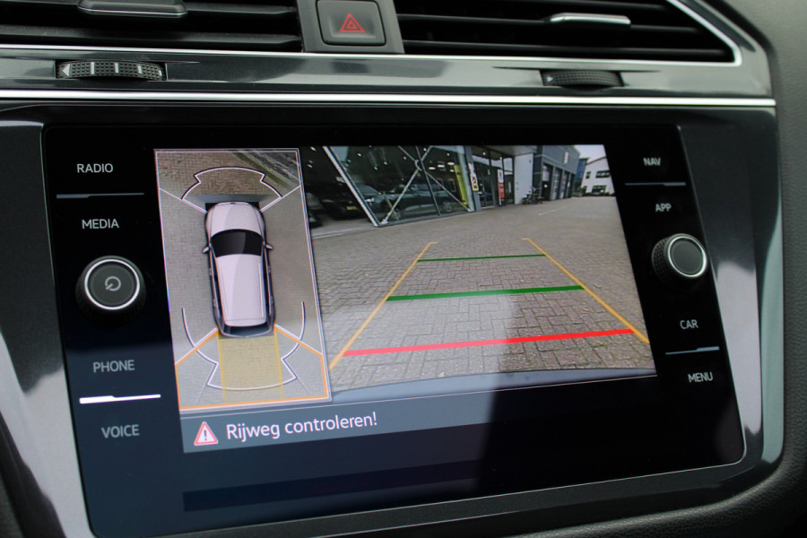 Volkswagen Tiguan Allspace 1.5 TSI R-Line 7p. | Panoramadak | Trekhaak | Navigatie | Adaptieve cruise