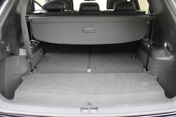 Volkswagen Tiguan Allspace 1.5 TSI R-Line 7p. | Panoramadak | Trekhaak | Navigatie | Adaptieve cruise