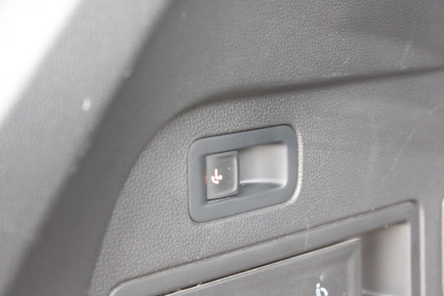 Volkswagen Tiguan Allspace 1.5 TSI R-Line 7p. | Panoramadak | Trekhaak | Navigatie | Adaptieve cruise