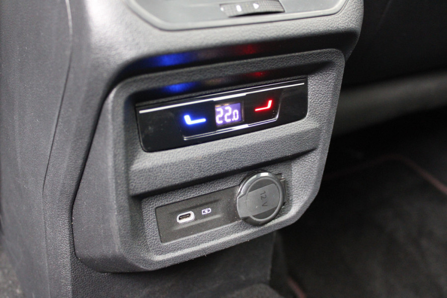 Volkswagen Tiguan Allspace 1.5 TSI R-Line 7p. | Panoramadak | Trekhaak | Navigatie | Adaptieve cruise