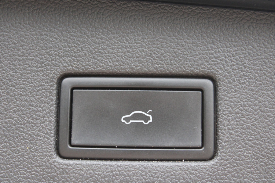 Volkswagen Tiguan Allspace 1.5 TSI R-Line 7p. | Panoramadak | Trekhaak | Navigatie | Adaptieve cruise