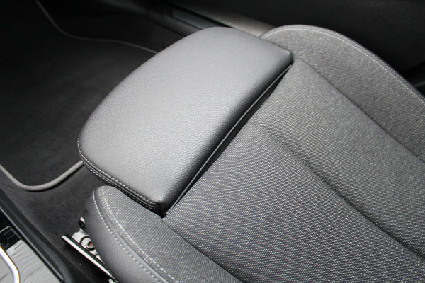 BMW 1-serie 118i Executive Edition | Cruise Control | Origin NL | Parkeersensoren | Navigatie